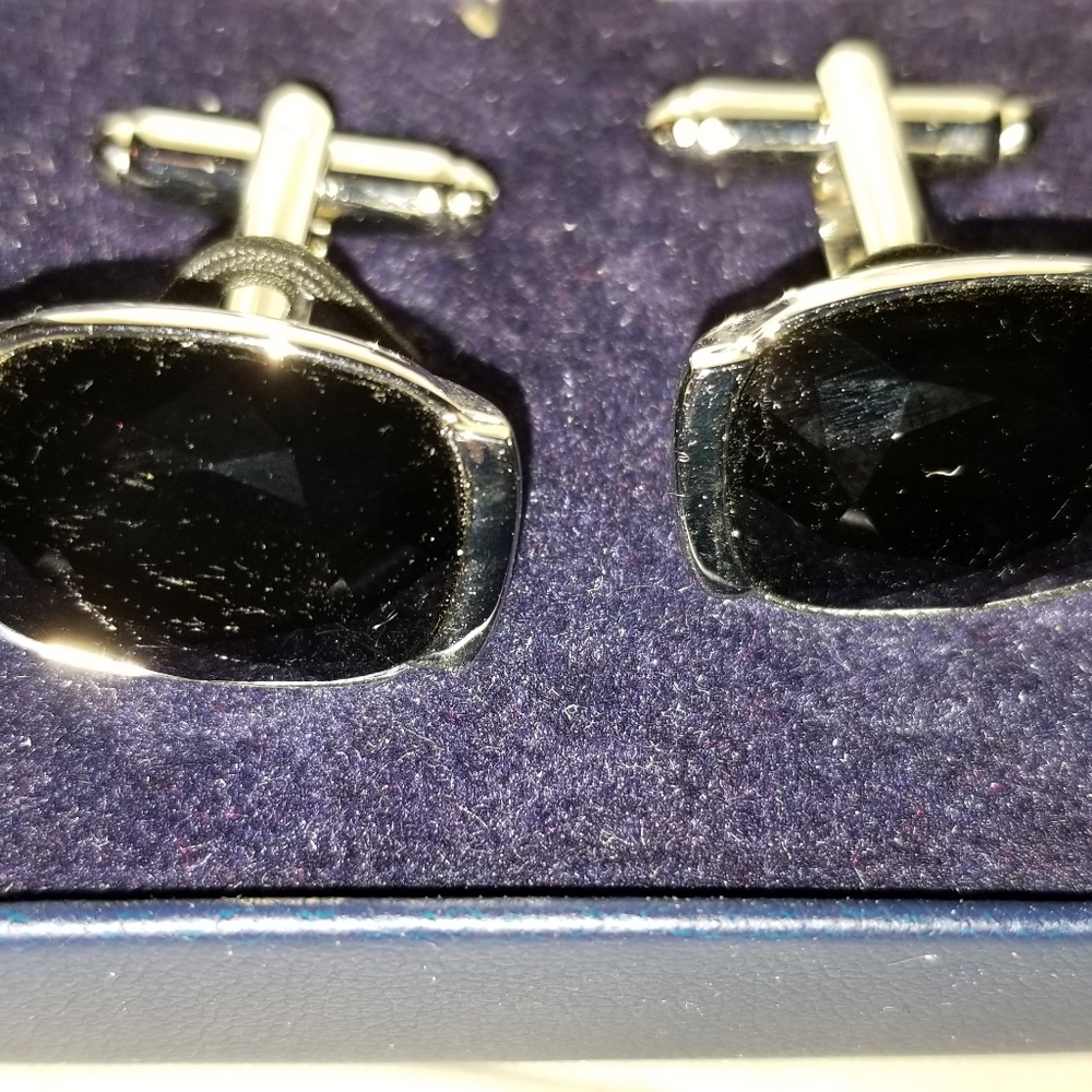 Cuff links - Picture 2 of 4